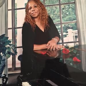 Meet your Posher, Paula